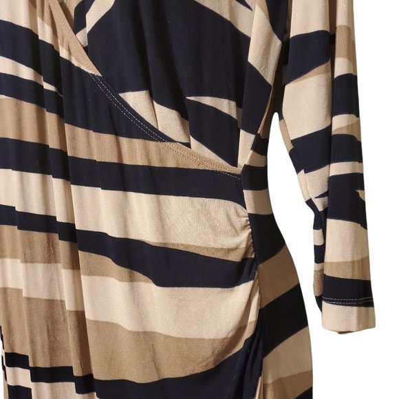 CHICO'S TRAVELERS Faux Wrap Dress Size 1 (M/8) - Picture 3 of 8